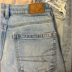American Eagle 00 regular mom straight jean